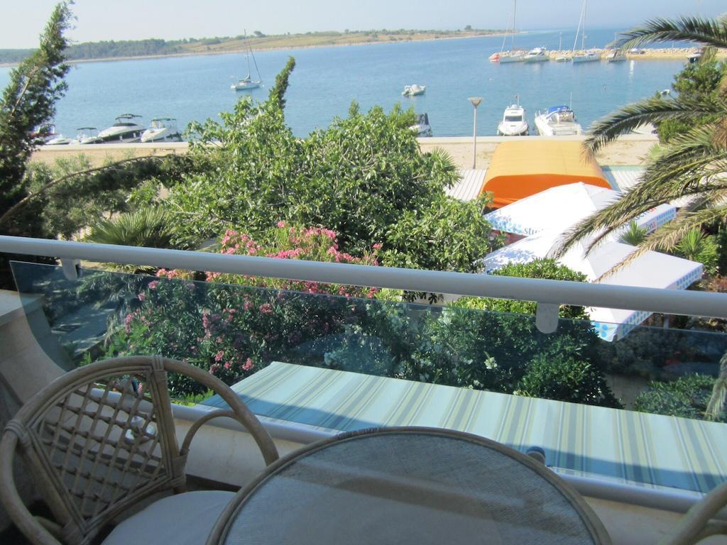 Guesthouse Punta Mira Novalja Extérieur photo